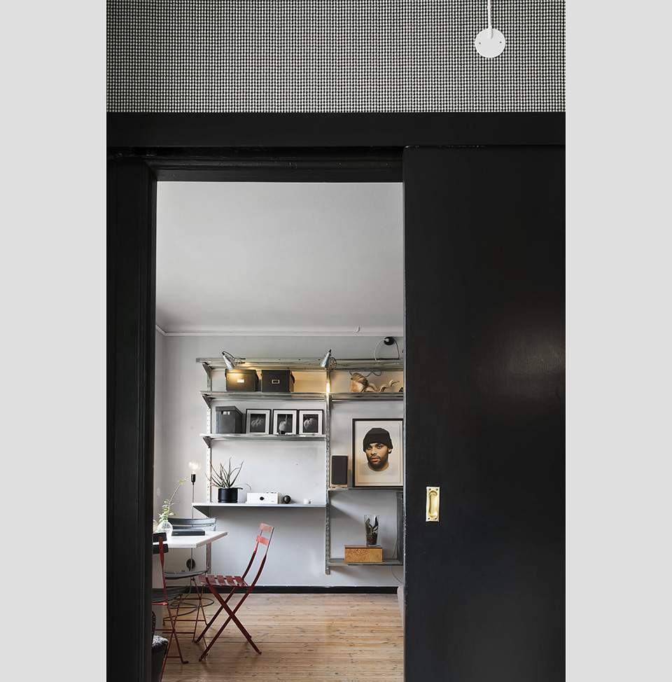 AT1