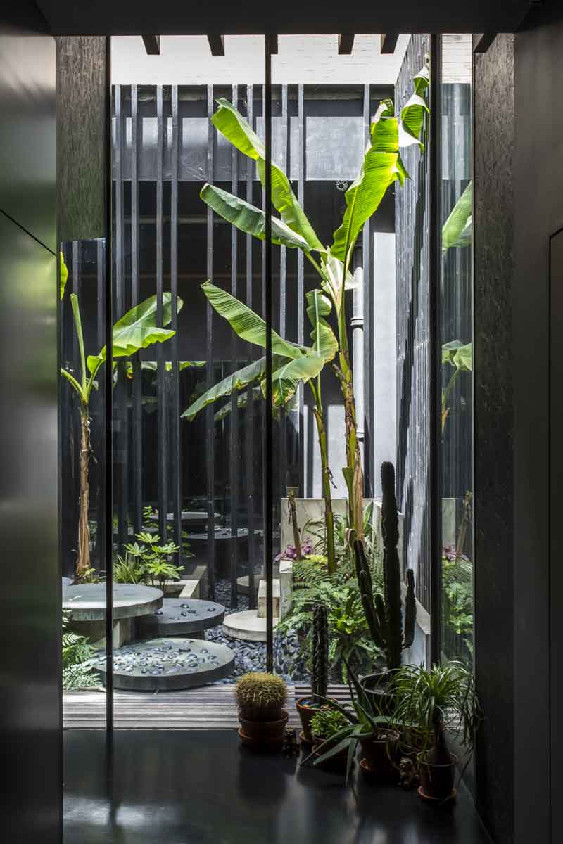 LA2