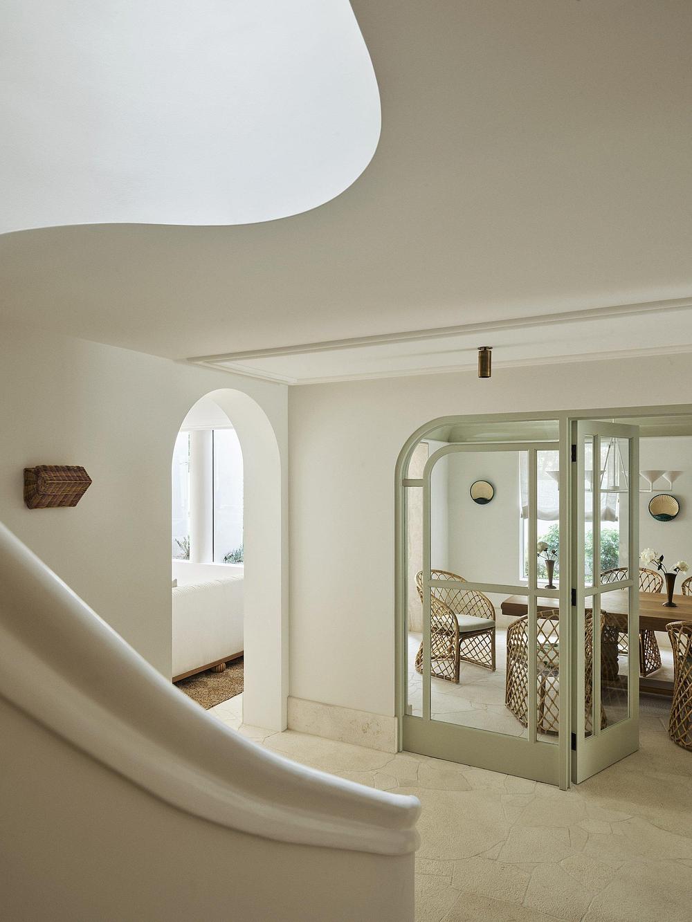 AU9